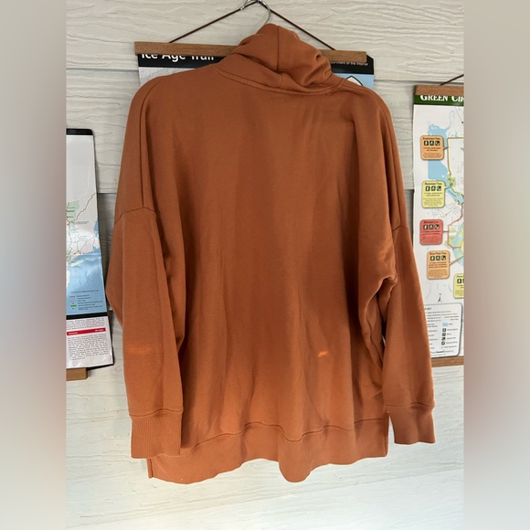 Aerie mock neck sweatshirt - Picture 2 of 5